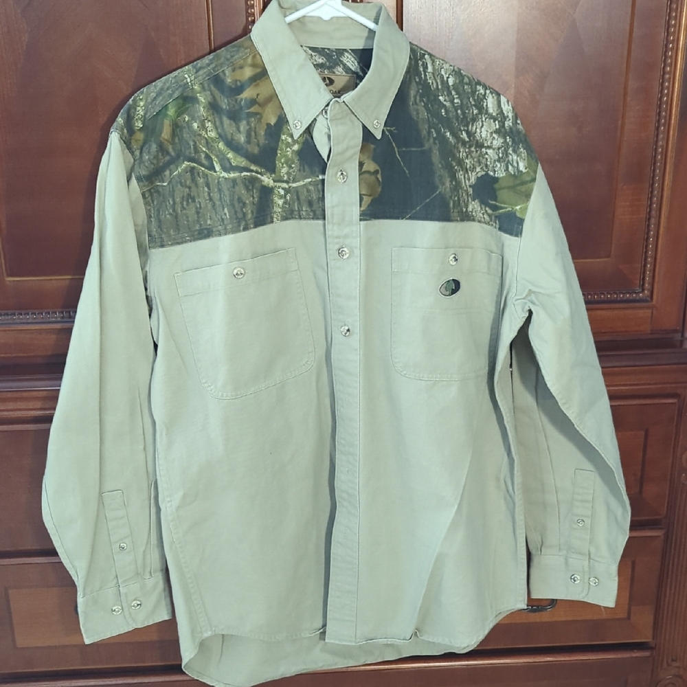 Mossy Oak Men's Camouflage and Khaki Shirt